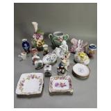 Group of porcelain and ceramic trinket boxes,