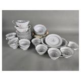 Group of Noritake porcelain dinnerware