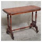 Victorian-style walnut occasional sofa table on