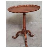 Queen Anne-style mahogany pie crust side table