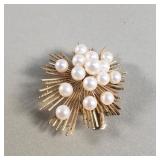 14K gold brooch with a cluster of pearl