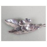 Vintage Stuart Nye sterling silver floral brooch