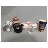 Porcelain and ceramic ginger jars, teapot,