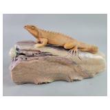 Vintage carved Shoushan stone lizard sculpture