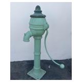 Vintage cast iron "cow tailï¿½ water pump