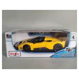 Maisto Ferrari F80 1:18 scale die-cast car