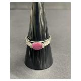 Vintage sterling silver ring with pink agate and