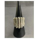 Vintage sterling silver ribbed ring