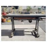 Simplex industrial work bench