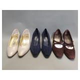 Three pairs of women