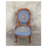 Victorian carved mahogany sidechair with