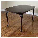Ethan Allen 60' Oval Queen Anne Dining Table