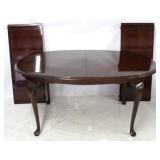 Queen Anne dining table w/ 2 leaves