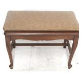 Queen Anne Vanity Bench   18" X 14 1/2" X 21 1/2"