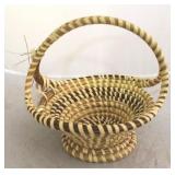Vintage South Carolina sweetgrass basket