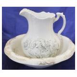 Royal Ironstone washbowl & pitcher set