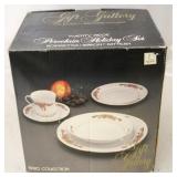 Gift Gallery 20 pc porcelain holiday set in box