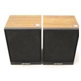 Pair Optimus XTS-25 speakers