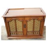 Magnavox vintage record player cabinet