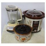 Blender, Crock Pot and Potpourri Crock (3pcs)