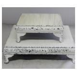 2 Metal riser stands