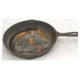 Cast iron frying pan