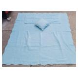 Quilt w/ 2 Pillow Cases + Pillow