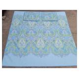 Quilt w/ 2 Pillow Cases