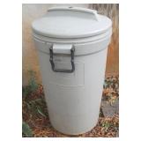 Rubbermaid Trashcan