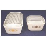 Pair of Pyrex Refrigerator Dishes w/ Lids
