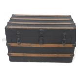 Vintage flat top trunk