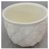 Haegar seashell pottery vase