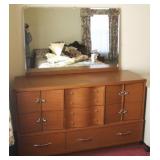 Johnson Carper Dresser w/ Mirror