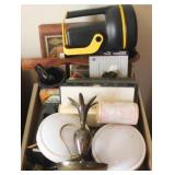 Tray Lot of Assorted Items