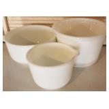 3 Piece Pyrex mixing bowl set