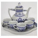 7 Piece blue & white mini chocolate set