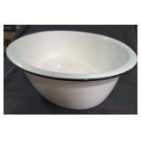 Vintage enamel oval washtub