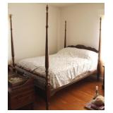 Full Size Poster Bed w/ bedding