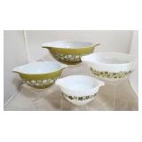Pyrex 4 piece Crazy Daisy mixing bowl set
