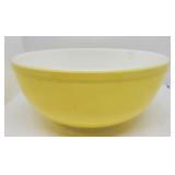 Pyrex yellow bowl