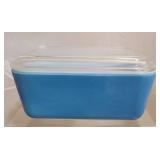 Pyrex blue covered refrigerator dish