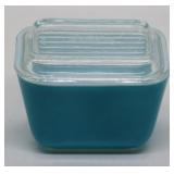Pyrex blue refrigerator box with lid