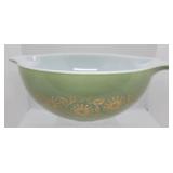 Pyrex Medallion Casserole bowl