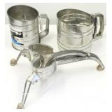 2 Sifters & salad maker