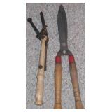 Lot of 2 vintage yard tools