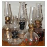 Lot of assorted small oil lamps