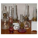 Lot of assorted small oil lamps