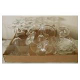 Tray lot of assorted glass items