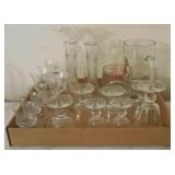 Tray lot of assorted glass items