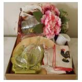 Tray lot of assorted items